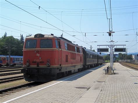 Die donauuferbahn ist eine eisenbahnstrecke in österreich und verläuft von sankt valentin nach krems, großteils entlang der donau. Bahnreiseberichte.de | Von Donau, Balaton und Zürichsee