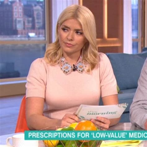 Holly Willoughby Flashes Her Underwear On This Morning Daily Star