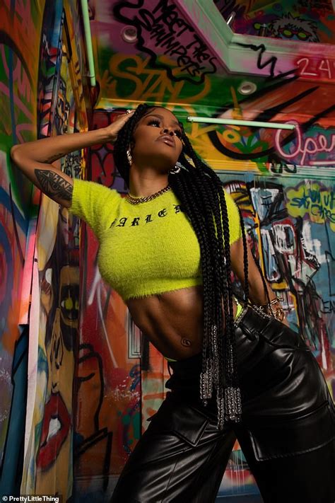 Teyana Taylor Shows Off Her Washboard Abs In A Leather Bra And A Lime Green Crop Top Daily
