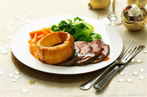 Roast Beef Yorkshire Pudding And Vegetables Tesco Real Food Yorkshire Pudding Batter Beef