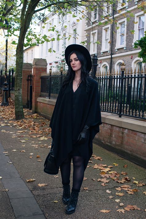 Cloak Black Fall Outfits Outfits With Hats All Black Fashion