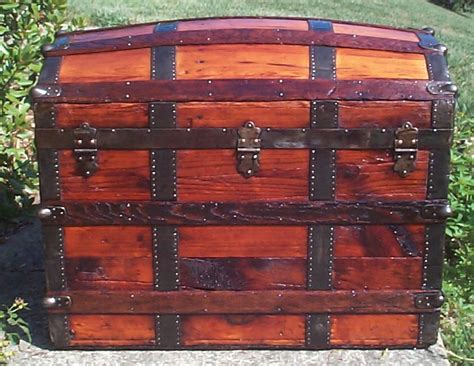 How much money do you have to spend at the club? 696 Restored Antique Trunks For Sale | Dome Tops Humpbacks ...