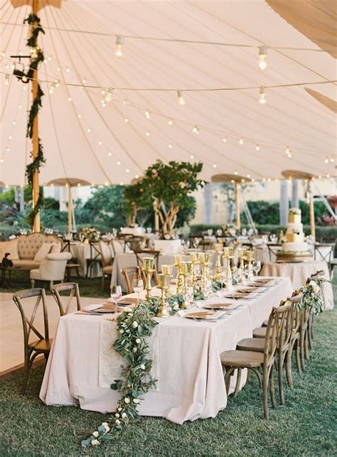 Beautiful Backyard Wedding Decor Ideas To Get A Romantic Impression 08