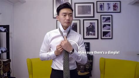 How to tie a half windsor knot. How to tie a Half-Windsor Knot - YouTube