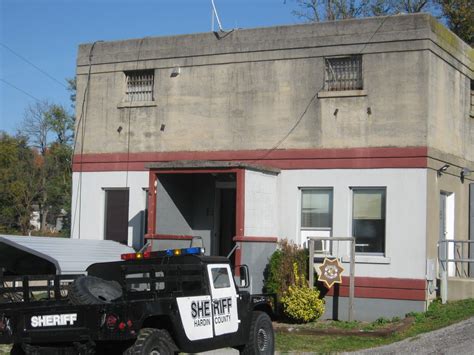 Hardin County Jail, Elizabethtown, IL. | City landscape, County jail