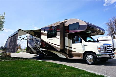 Class a motorhomes, class b motorhomes, class c motorhomes and campervans. Top 10 Best Class C RV Brands For The Money | Outdoor Fact