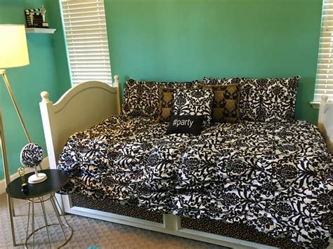 Maybe you would like to learn more about one of these? Pin by Queen Of Clean on Grace's Hollywood Themed Bedroom ...