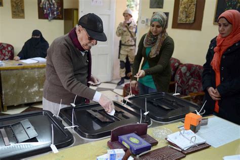 pivotal vote on egypt s new constitution stirs violence pbs newshour