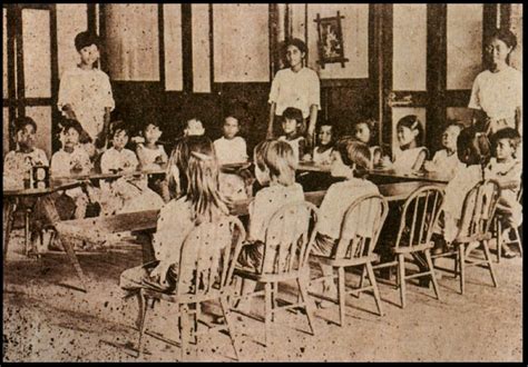 Wattana - โรงเรียนกุลสตรีแห่งแรกในประเทศไทย