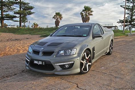 Centre dash good no cracks all plastic. HSV Maloo R8 Review | CarAdvice