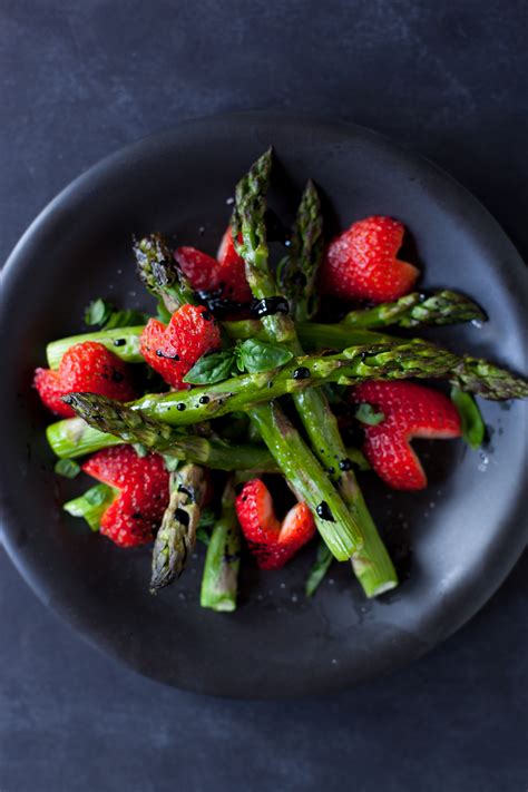 I love to make this asparagus smoothie with strawberries when it's hot outside and i need a quick refreshment! Balsamic Strawberry Asparagus Recipe