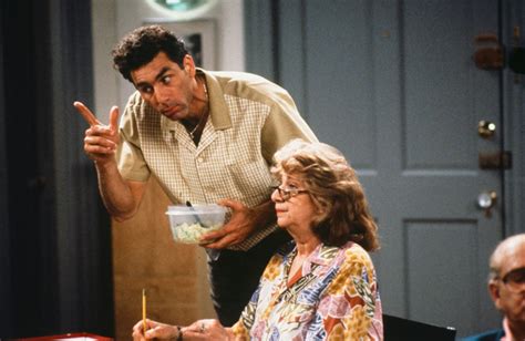 Seinfeld 3 Fan Theories That Attempt To Explain Cosmo Kramers Finances