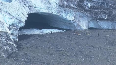 One Killed Four Injured As Washington State Ice Caves Collapse Again