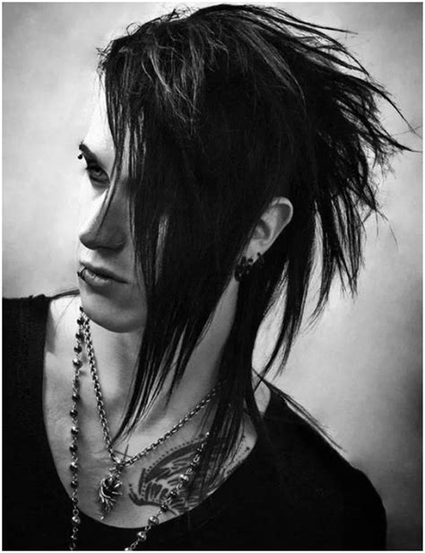 35 fabulous emo hairstyles for men in 2021 emo hairstyles for guys goth hair long hair