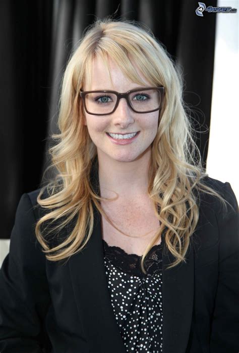 Melissa Rauch Celebrity Surgery Kaley Cuoco Girls With Glasses Celebs Celebrities Big Bang