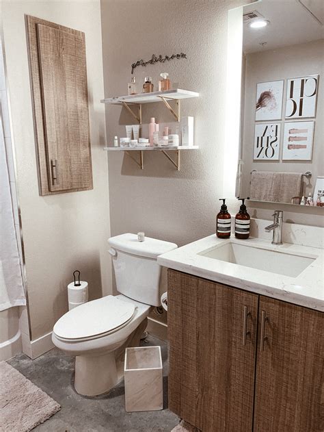 My Apartment Bathroom Decor - BLONDIE IN THE CITY