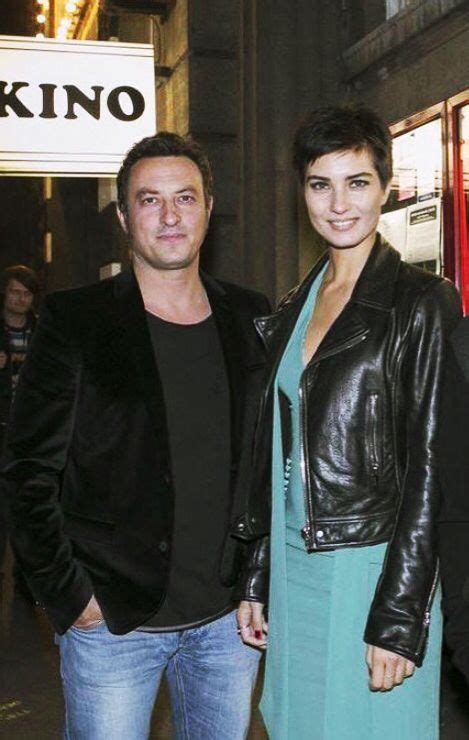 Türkçe/tuba büyüküstün onur saylak düğünü. Tuba Büyüküstün ve Onur Saylak | Kısa saç kesimleri, Kısa ...
