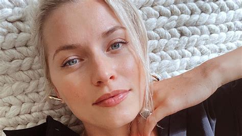 Последние твиты от mama(엠넷아시안뮤직어워즈) (@mnetmama). "Liebe es": Lena Gercke geht voll in ihrer Mama-Rolle auf ...