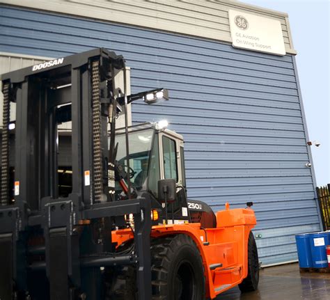 25 Tonne Truck Delivered To Ge Aviation Doosan Forklifts Uk
