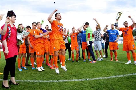 On the 31 july 2021 at 15:30 utc meet nieciecza vs wisła kraków in poland in a game that we all expect to be very interesting. Piast Gliwice - Termalica Nieciecza LIVE. Gdzie transmisja ...