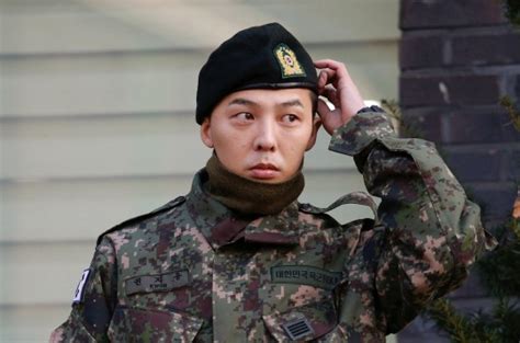 Big Bang G Dragon Welcomed By Nearly 3000 Fans Post Military Discharge