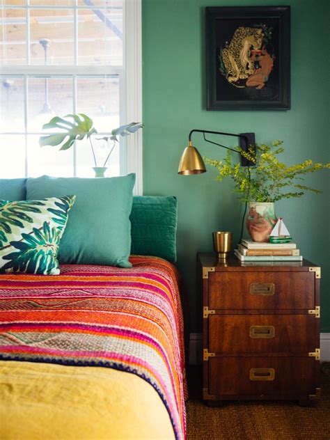 Creative and inspiring decorating ideas for a bedroom with green walls.when it comes to bedroom color design, you should be extra attentive. 11 Red and Green Rooms That Are Surprisingly Un-tacky | Hunker
