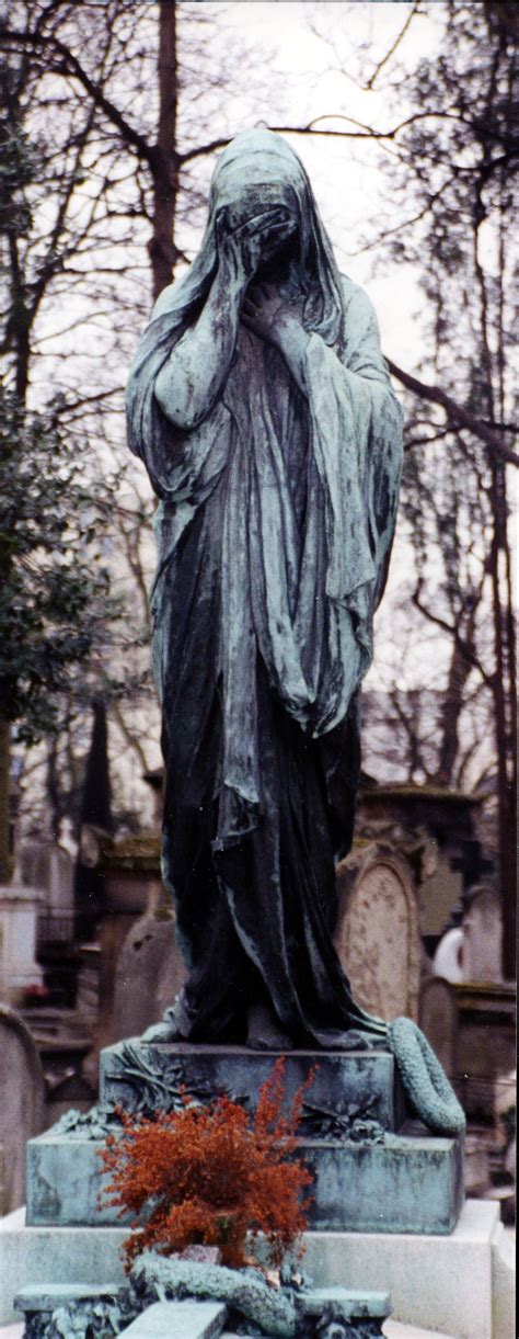 Pere Lachaise Paris Cemetery Statues Cemetery Art Angel Statues