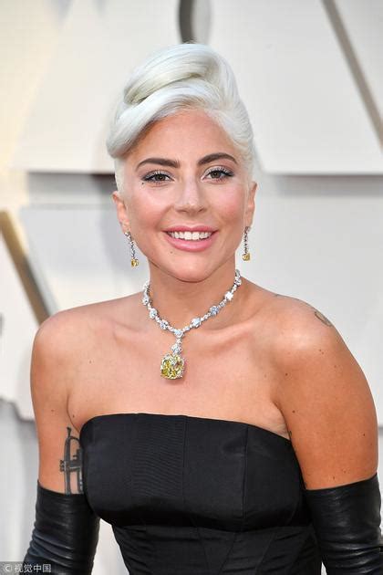 奥斯卡妆容盘点：lady Gaga艳压全场 石头姐又来种草了奥斯卡妆容ladygaga新浪时尚新浪网
