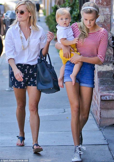 Reese Witherspoon Shows Off Her Legs While Going To Lunch Celebs Reese Witherspoon Reese