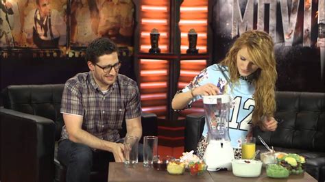 Bella Thorne Doesnt Know How To Use A Blender Mtv Movie Awards