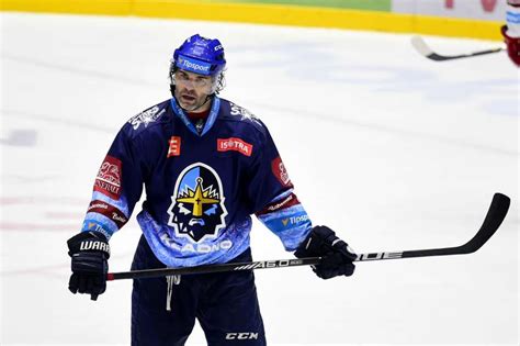 Check spelling or type a new query. Jaromir Jagr mit Assist bei Kladno-Sieg gegen Jihlava