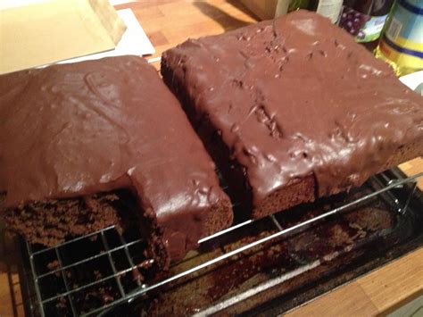 Mary Berrys Chocolate Tray Bake Berries Recipes Chocolate Traybake
