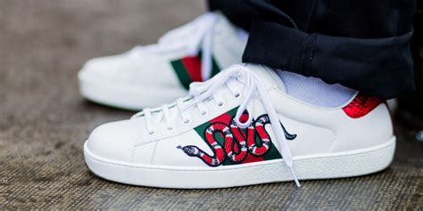 Poshmark, unlike some of the other companies on at uptown cheapskate you can sell your unwanted footwear. 10 Best White Sneakers for Men in 2018 - 10 White Shoes to ...