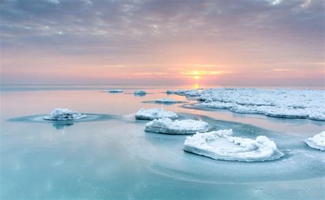 Sunrise On A Frozen Lake Michigan Chicago Photorator