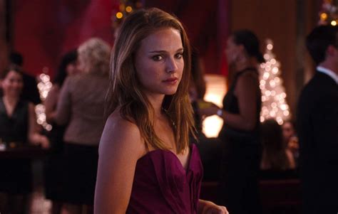 Emma (natalie portman) and adam (ashton kutcher) are talking at the frat party. No Strings Attached - Natalie Portman Photo (25083763 ...