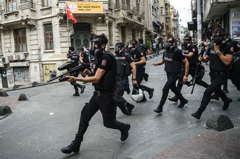 Turkish Police Use Tear Gas In Crackdown On Istanbul Pride