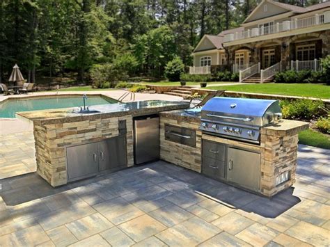 With its superior products, facilities, and team, bull outdoor products inc. Beautiful L-Shaped Outdoor Kitchen Island with Bull ...