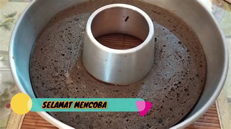 Untuk bahan tape ketan hitam kita hanya membutuhkan beberapa bahan: Cara Mudah Membuat Bolu Ketan Hitam - YouTube