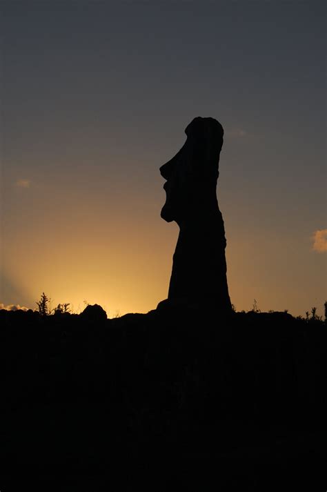 Moai Silhouette Easter Island Noaa Renee Beck Mft — Dreamwork And