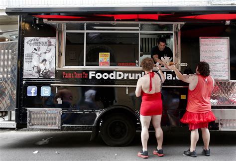 When the focus is put on mardi gras celebrations in new orleans, it is understandable that seafood and creole dishes have attached themselves to the fat tuesday celebrations. Find New Orleans food trucks on Mardi Gras parade route ...