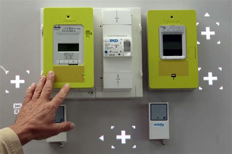 La principale polémique autour du compteur communicant linky est justement due à la technologie. 35 millions de boîtiers à poser - ERDF lance Linky, le ...