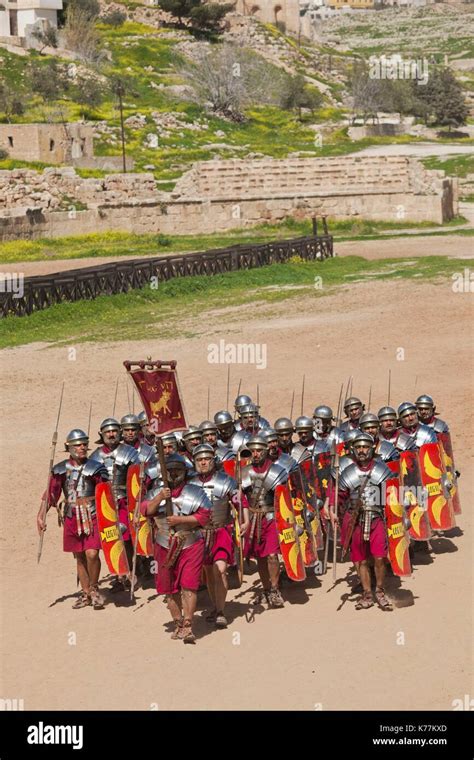 Roman Army Hi Res Stock Photography And Images Alamy