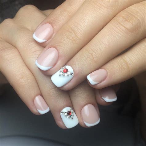 Awesome French Manicure Designs To Try And Remain In Style