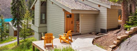 Deluxe Twin Cabins Accommodations Moraine Lake Lodge In Banff