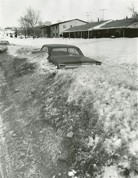 The picture above shows the aftermath of the blizzard of 1978 and the heavy snowfall of 2014 in. The Blizzard of 1978 | Blizzard, Weather snow, Winter ...