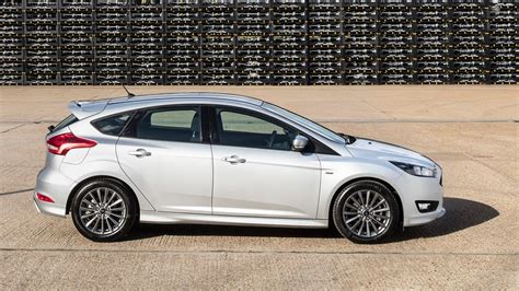 Ford Focus St Line 2017 Review By Car Magazine