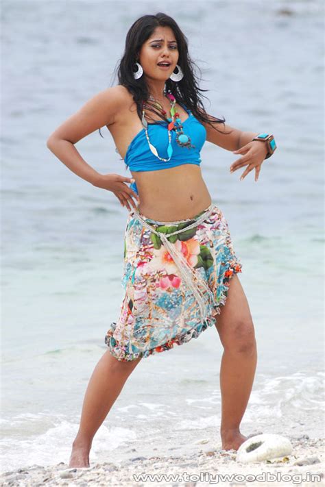Men Women Photos Bindu Madhavi Hot And Sexy Navel And Thigh Show In