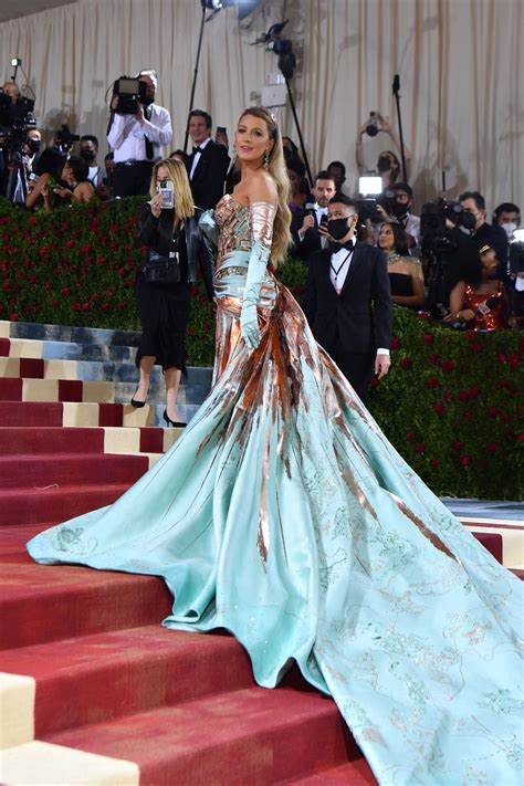 Met Gala 2022 Red Carpet See All The Celebrity Dresses Outfits And