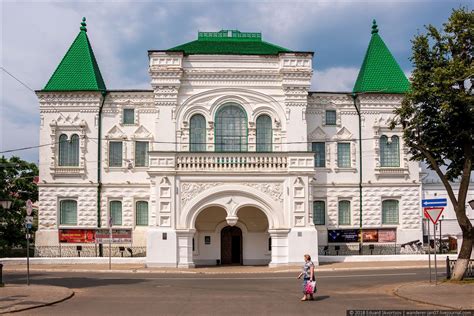 Walking Through The Historical Center Of Kostroma · Russia Travel Blog