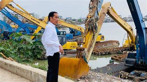 Singgung Anies Baswedan Soal Normalisasi Sungai Ciliwung Presiden